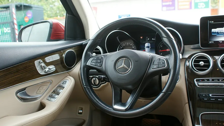 MERCEDES-BENZ GLC -