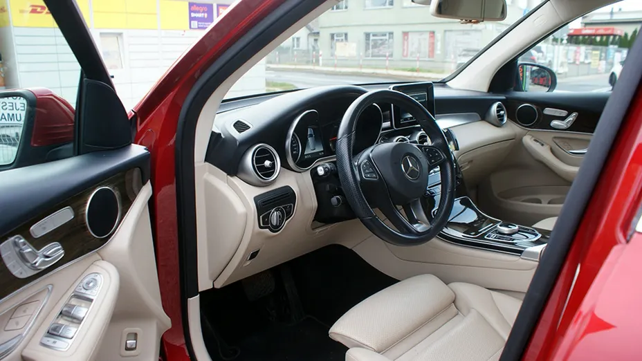 MERCEDES-BENZ GLC -