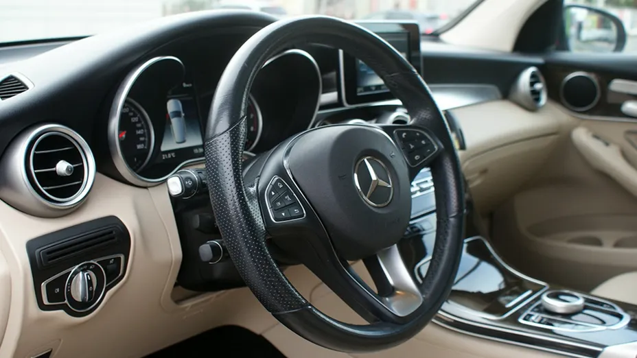 MERCEDES-BENZ GLC -