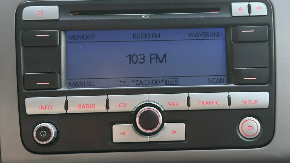 VOLKSWAGEN Touran -