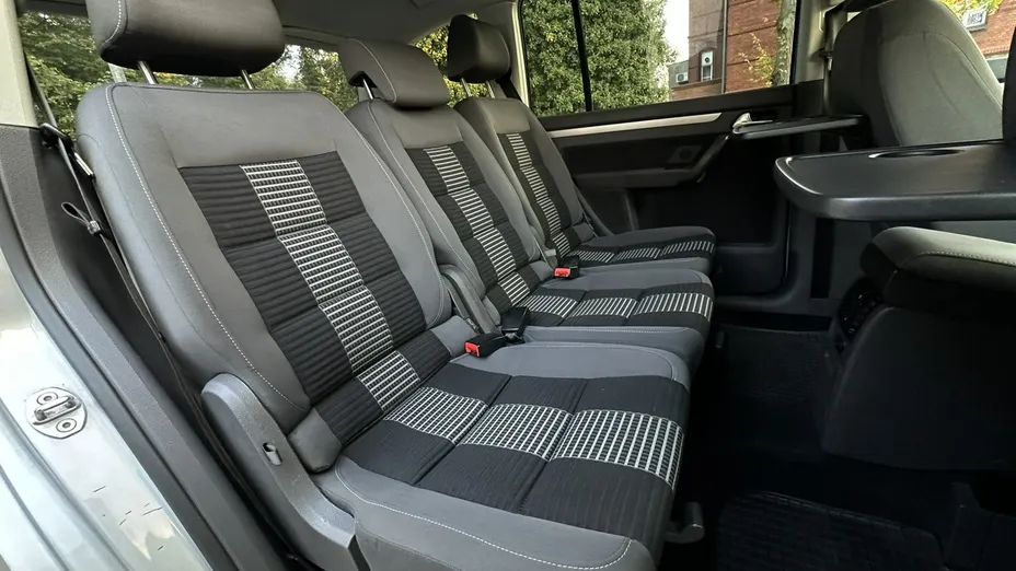 VOLKSWAGEN Touran -