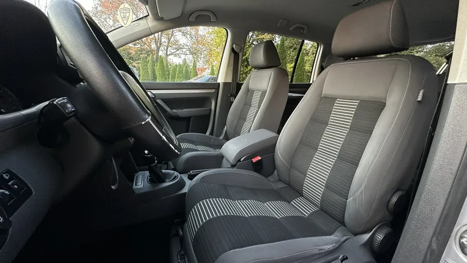 VOLKSWAGEN Touran -