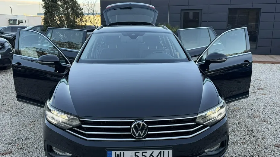 VOLKSWAGEN Passat -