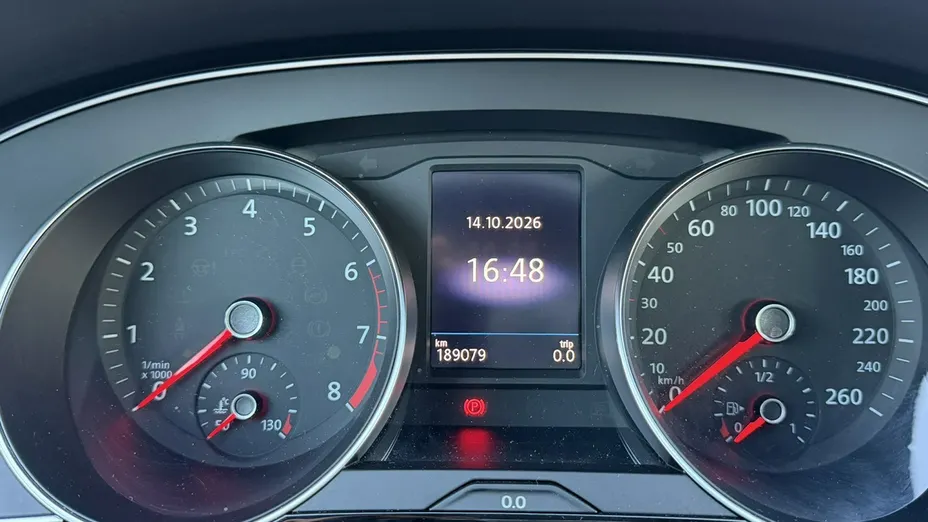 VOLKSWAGEN Passat -