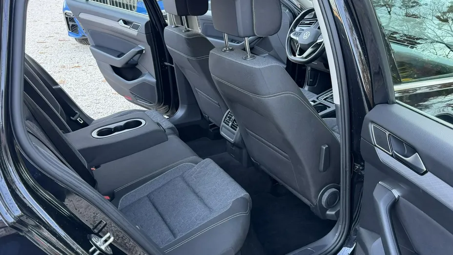 VOLKSWAGEN Passat -