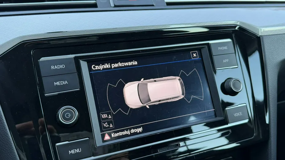 VOLKSWAGEN Passat -