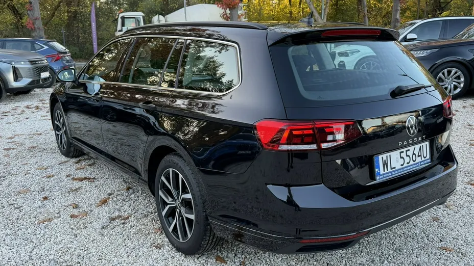 VOLKSWAGEN Passat -