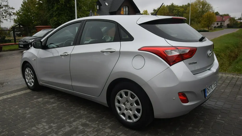 HYUNDAI i30 -