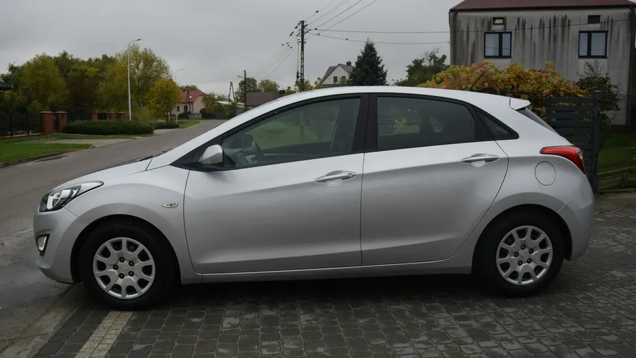 HYUNDAI i30 -