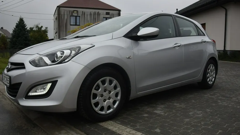 HYUNDAI i30 -