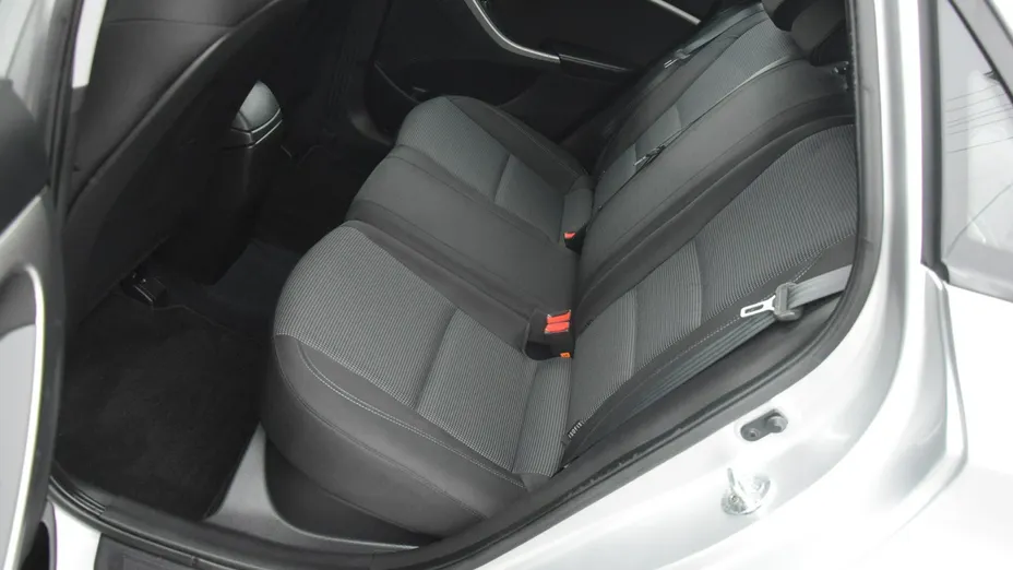 HYUNDAI i30 -