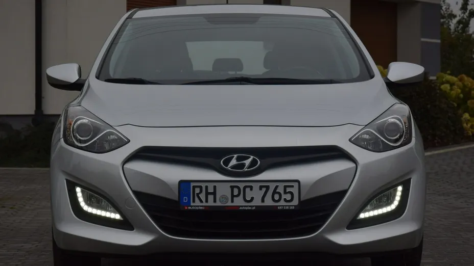 HYUNDAI i30 -