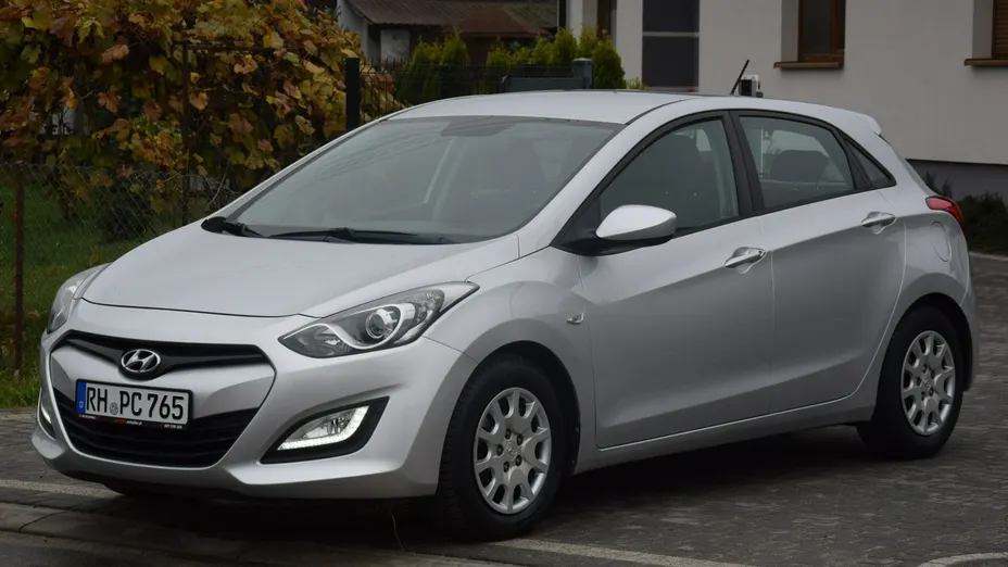 HYUNDAI i30 -