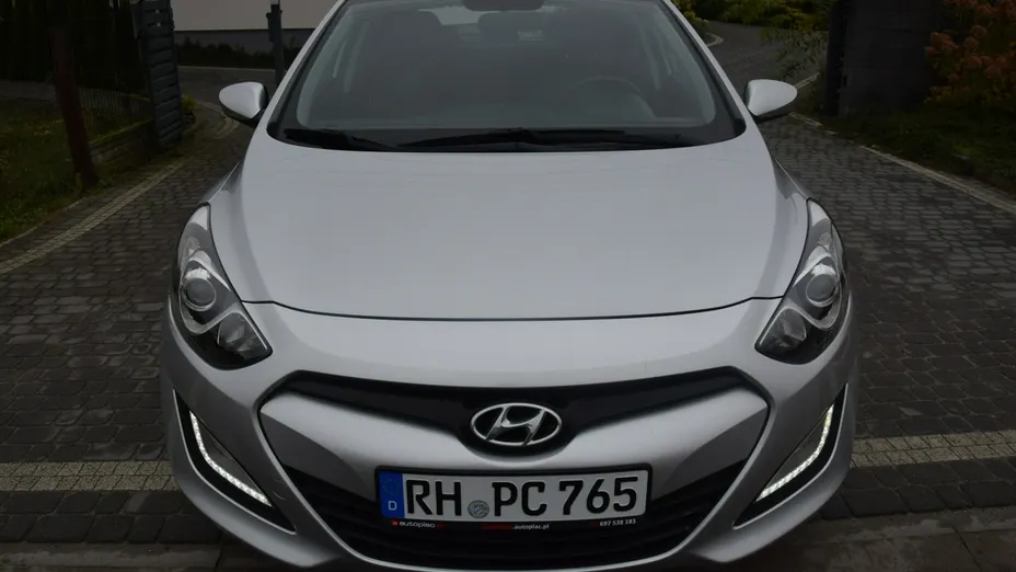 HYUNDAI i30 -