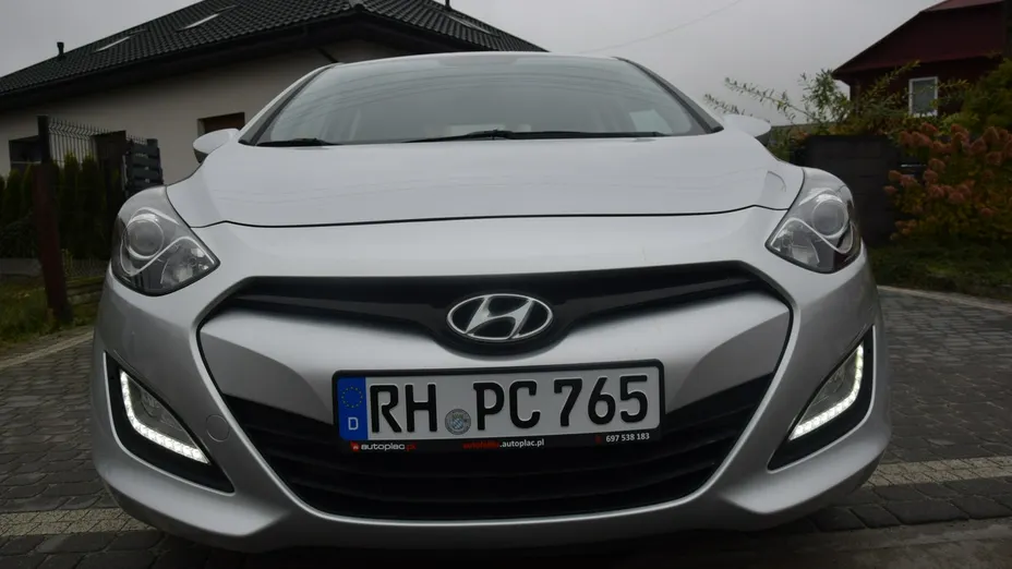 HYUNDAI i30 -