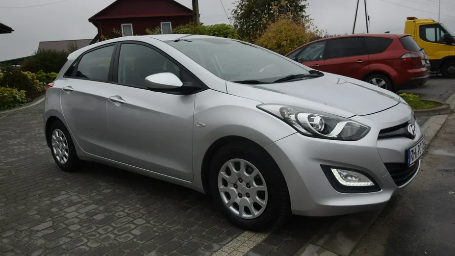 HYUNDAI i30 -