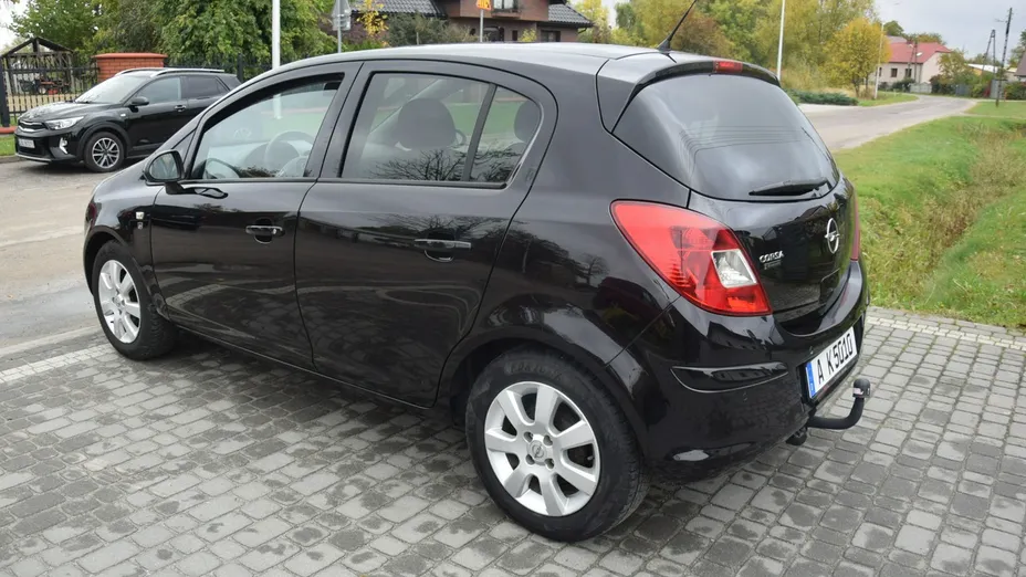 OPEL Corsa -