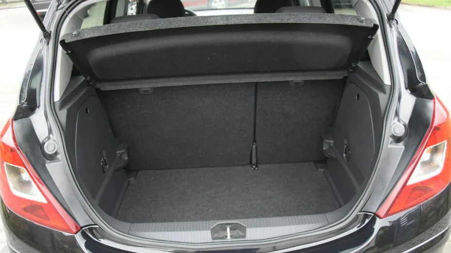 OPEL Corsa -