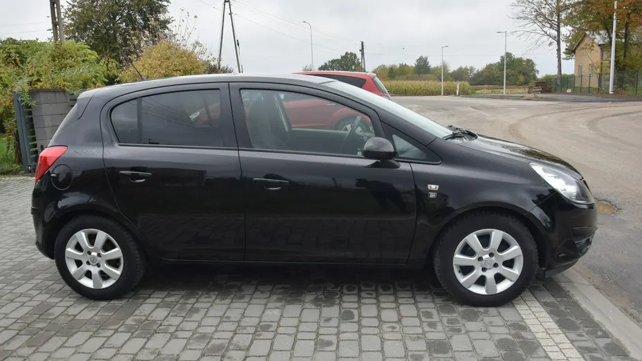 OPEL Corsa -