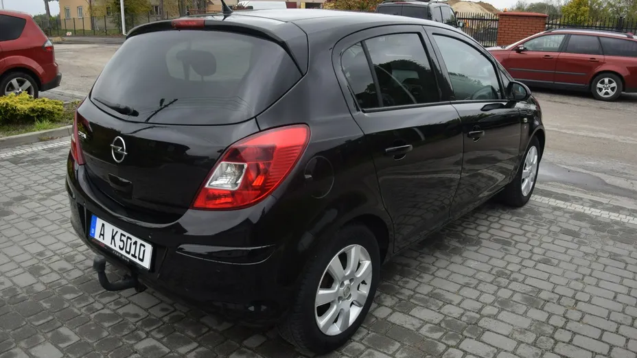 OPEL Corsa -
