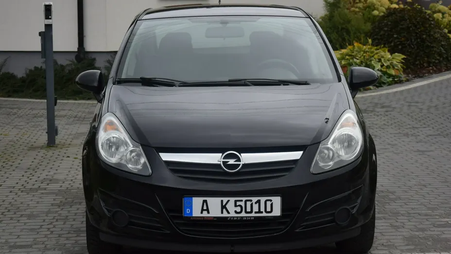 OPEL Corsa -