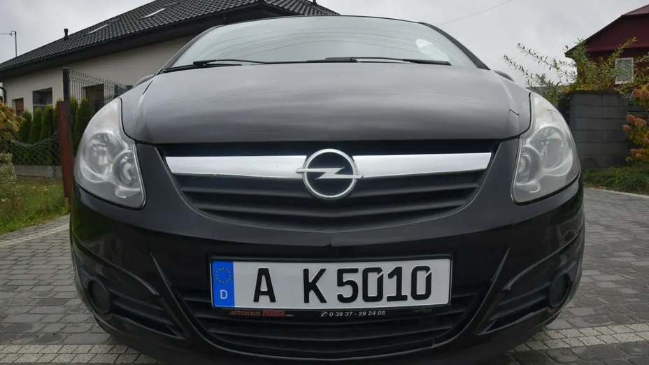 OPEL Corsa -