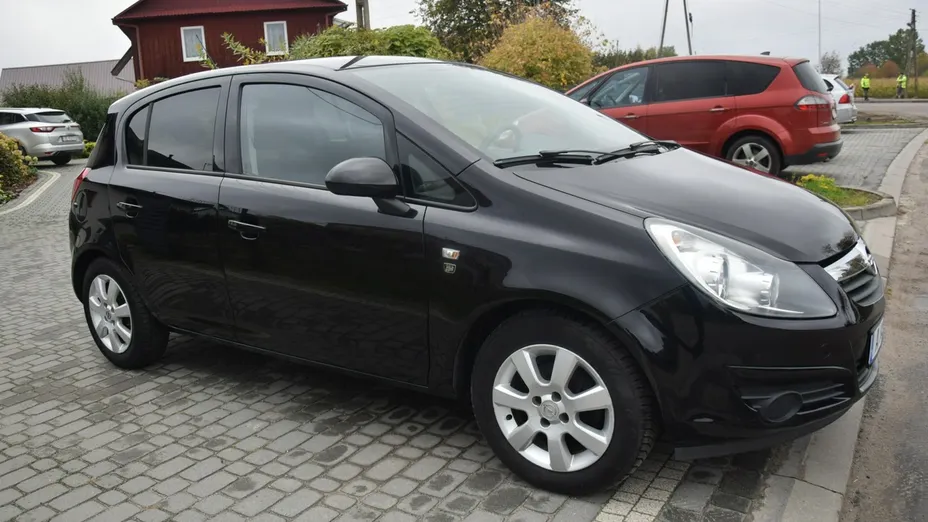 OPEL Corsa -