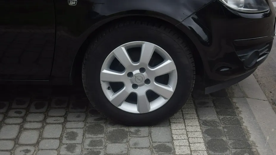OPEL Corsa -