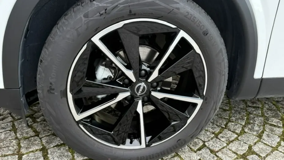 NISSAN Qashqai -