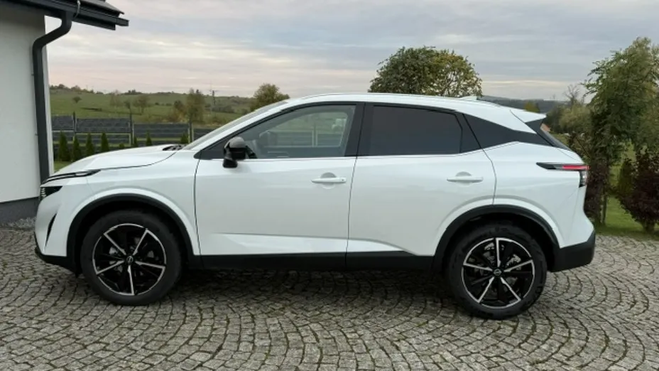 NISSAN Qashqai -