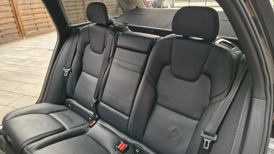 VOLVO V90 -