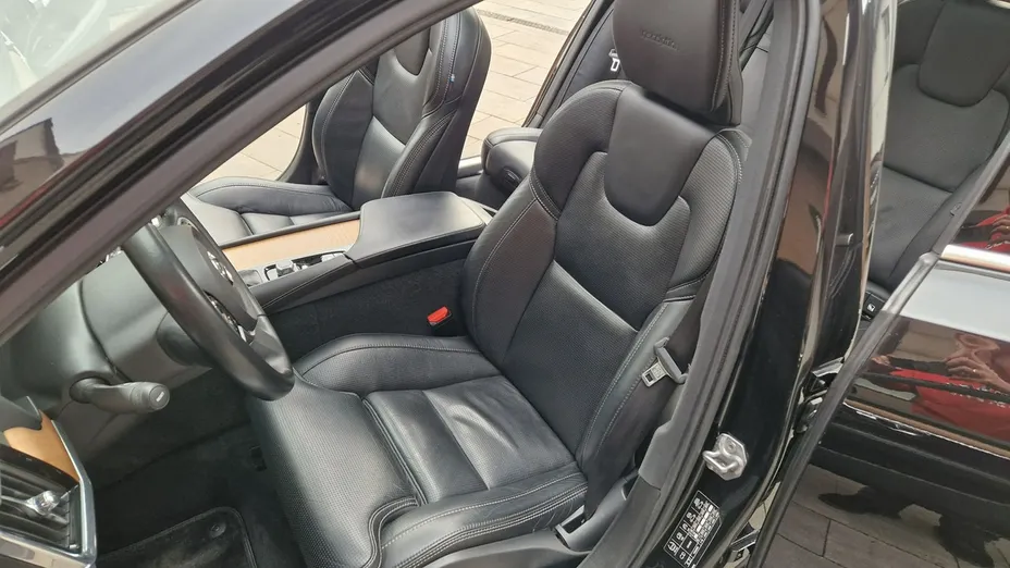 VOLVO V90 -