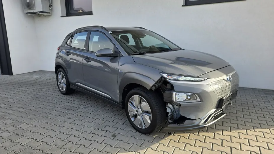 HYUNDAI Kona -