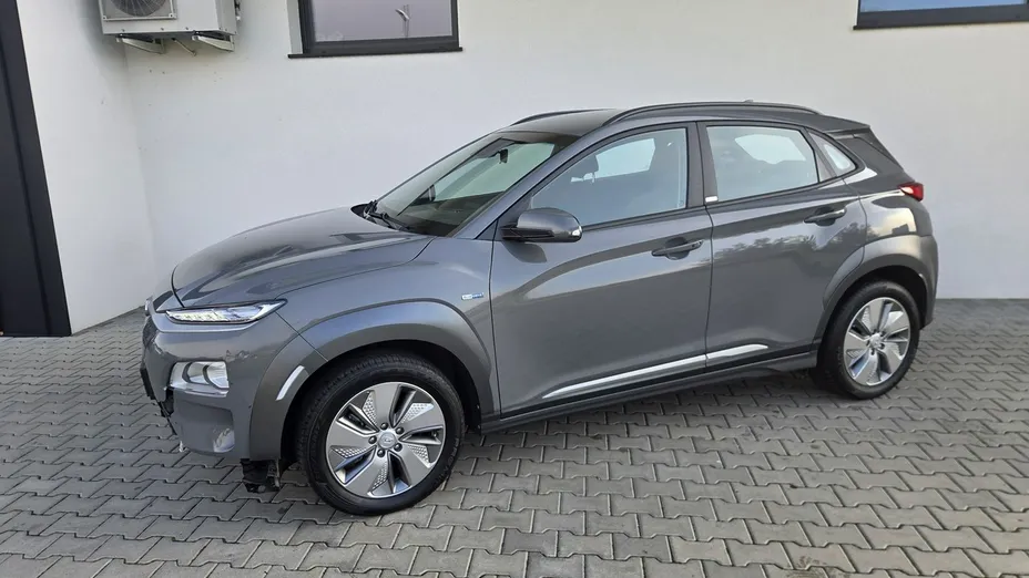 HYUNDAI Kona -