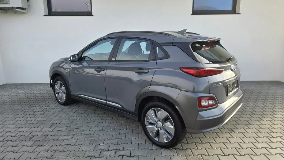 HYUNDAI Kona -