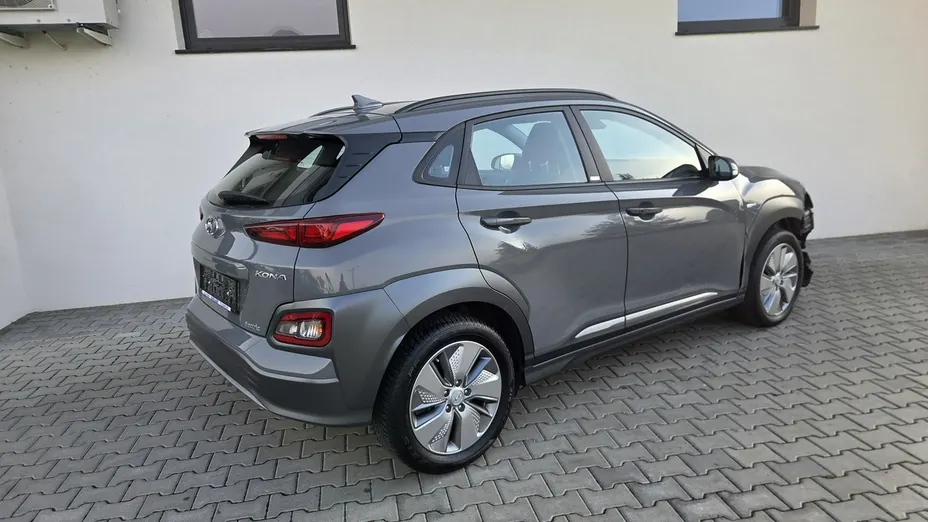 HYUNDAI Kona -