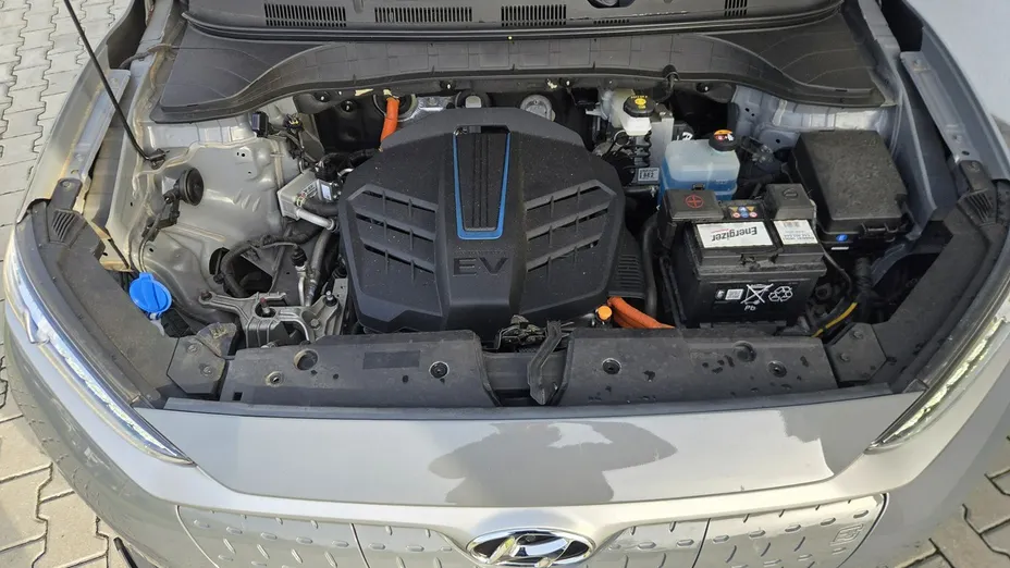 HYUNDAI Kona -