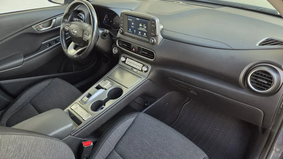 HYUNDAI Kona -