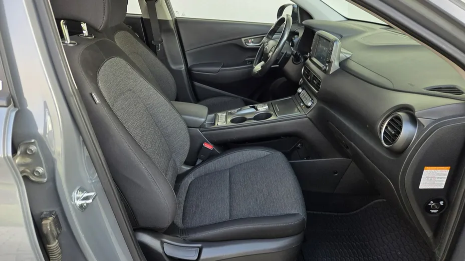 HYUNDAI Kona -