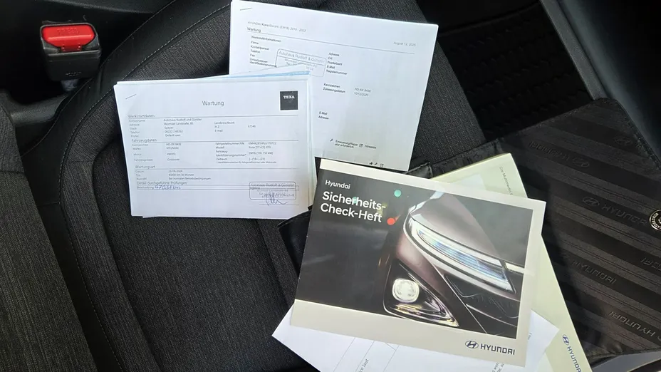 HYUNDAI Kona -