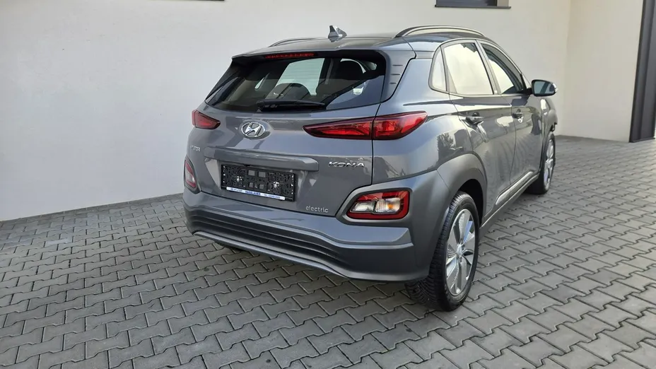 HYUNDAI Kona -