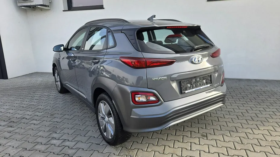 HYUNDAI Kona -