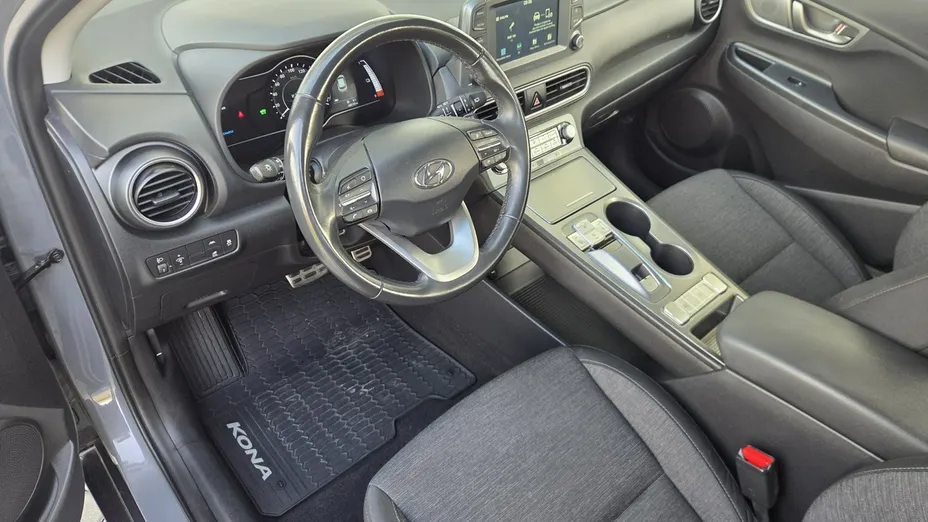 HYUNDAI Kona -