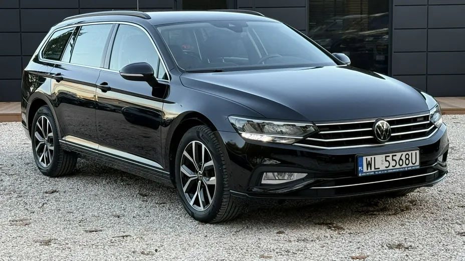 VOLKSWAGEN Passat -