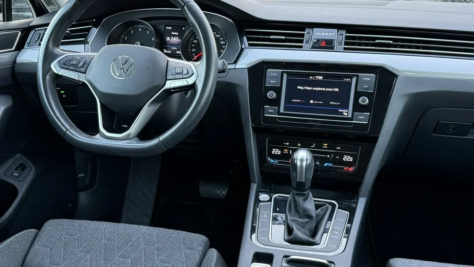 VOLKSWAGEN Passat -