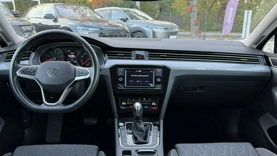 VOLKSWAGEN Passat -