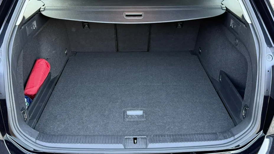 VOLKSWAGEN Passat -