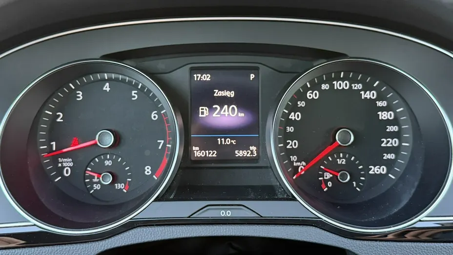 VOLKSWAGEN Passat -
