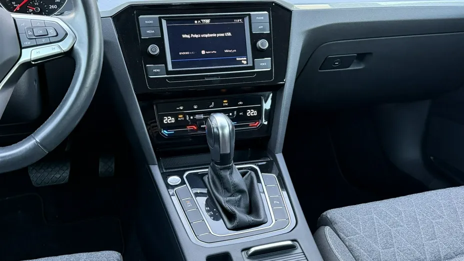 VOLKSWAGEN Passat -