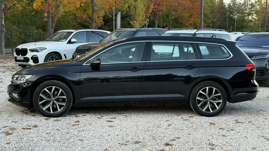 VOLKSWAGEN Passat -